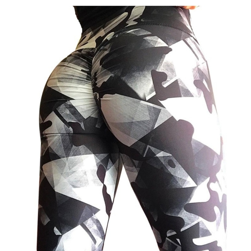 New without tags Brazilian scrunch leggings